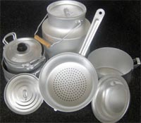 Cleaning aluminum cookware